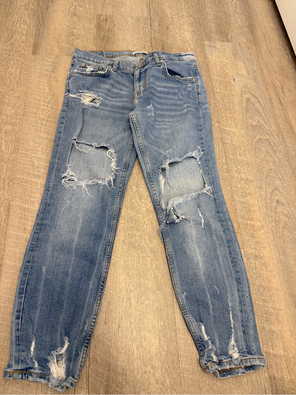 Zara Light Blue Denim Jeans with Contrast Stitching